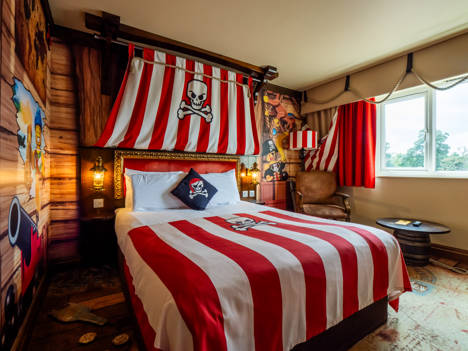 Double bed in a Premium Pirate themed room at the LEGOLAND Resort Hotel