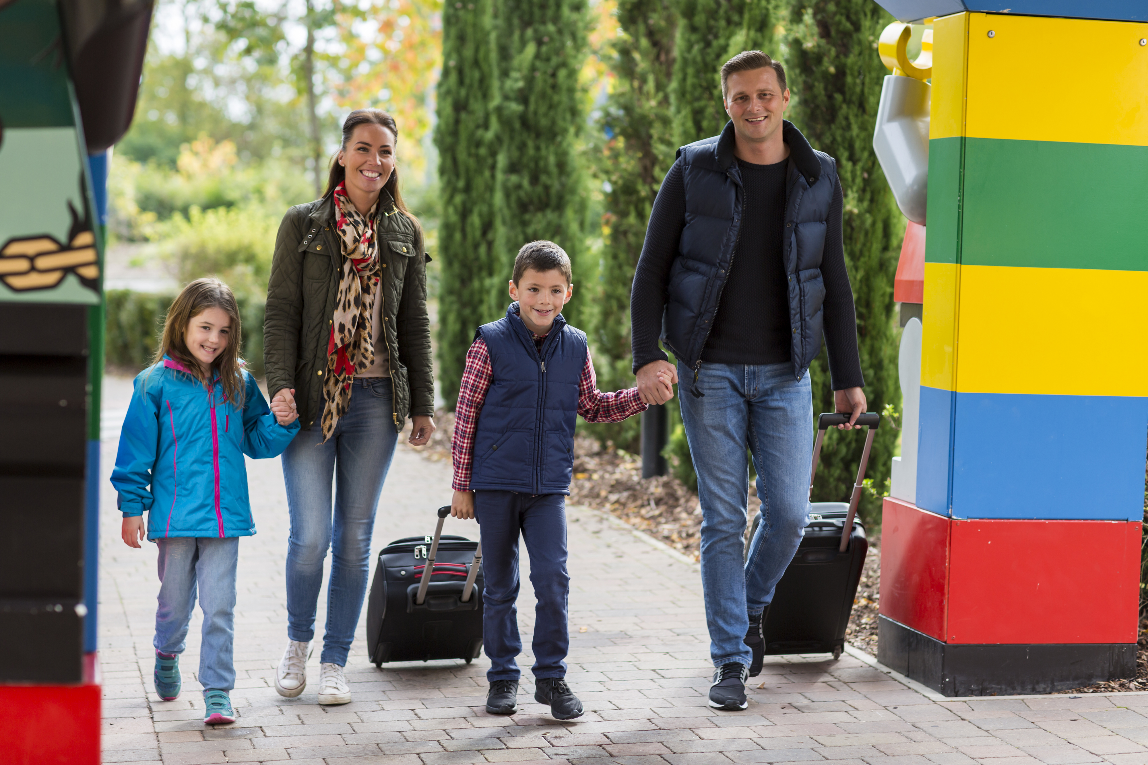 Family entering the LEGOLAND Resort Hotel